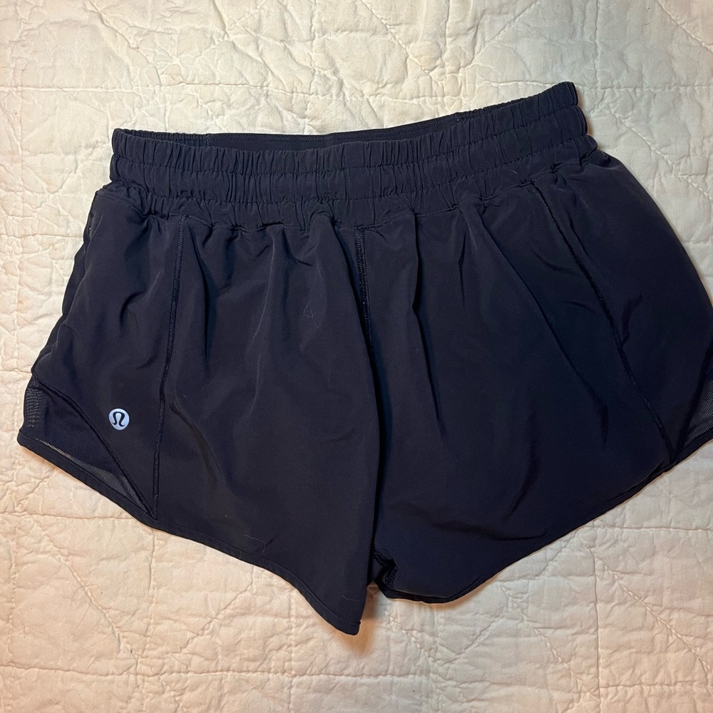 Lululemon Hotty Hot high rise Lined Short 2.5 inseam size 4 
Black